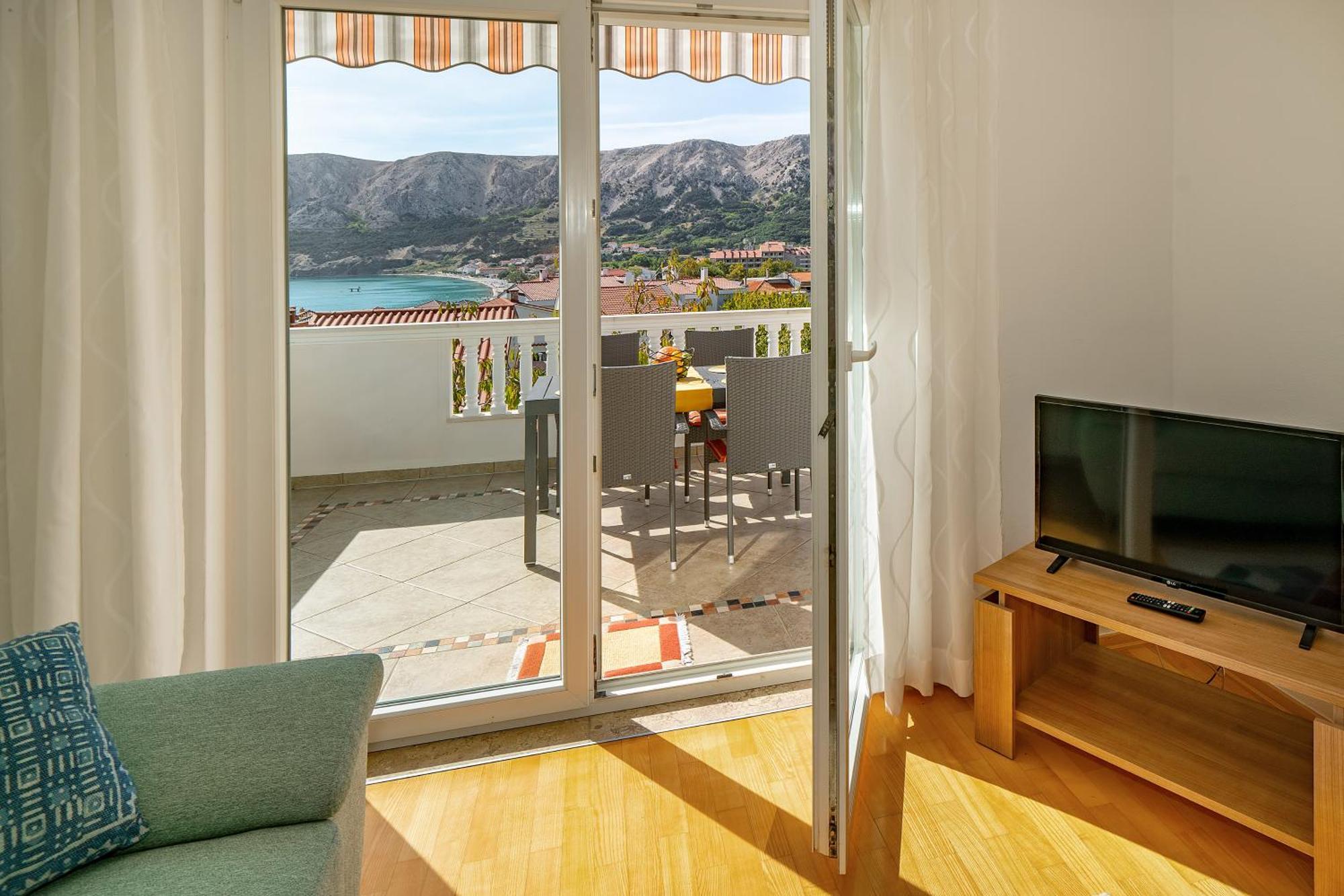 Apartments With Terrace Baska  Room photo